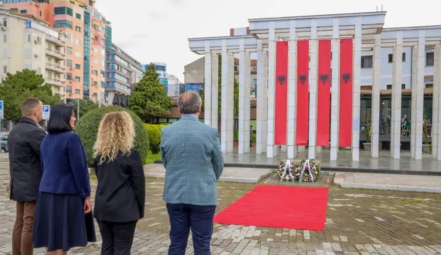 Në Shkodër përkujtohen të rënët e 2 Prillit, Beci: Nderim i përjetshëm për dëshmorët e Demokracisë