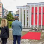 Në Shkodër përkujtohen të rënët e 2 Prillit, Beci: Nderim i përjetshëm për dëshmorët e Demokracisë