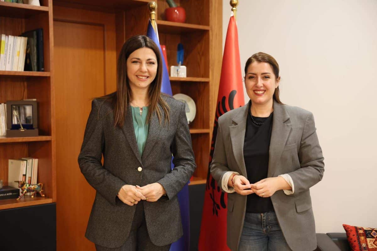 Manastirliu takon homologen greke, diskutohen çështje të arsimit të lartë