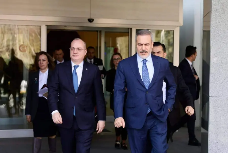 Ministri Hasani zhvilloi një vizitë zyrtare në Ankara, ku u takua me homologun e tij turk, Hakan Fidan