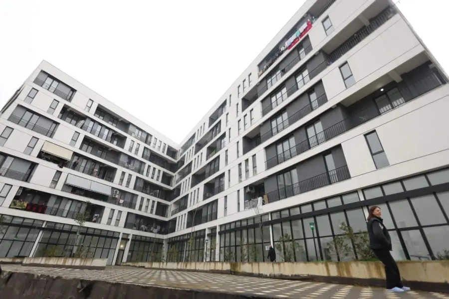 Transformimi i lagjes “5 Maji” në kryeqytet vazhdon me rikonstruksionin e rrugëve kryesore.