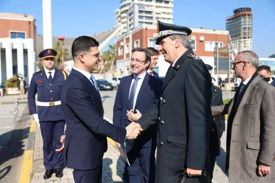 Italia dhuron dy anije për të forcuar flotën detare të Policisë së Shtetit