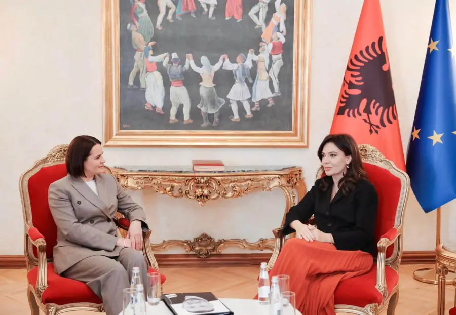 Kryetarja e Kuvendit, Elisa Spiropali, takon udhëheqësen e opozitës bjelloruse, Svitlana Tsikhanouskaya