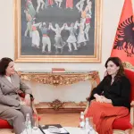 Kryetarja e Kuvendit, Elisa Spiropali, takon udhëheqësen e opozitës bjelloruse, Svitlana Tsikhanouskaya