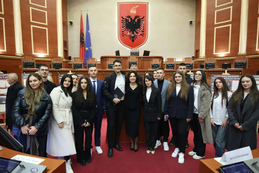 Kuvendi i Shqipërisë shënoi 105-vjetorin e parlamentarizmit me veprimtarinë 