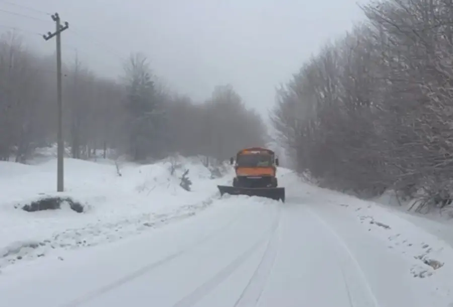 ARRSH u bën thirrje drejtuesve në zonën juglindore , të pajisen me zinxhirë