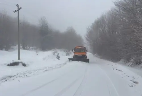 ARRSH u bën thirrje drejtuesve në zonën juglindore , të pajisen me zinxhirë