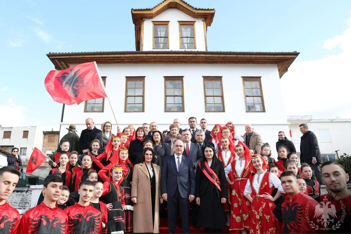 Presidenti Begaj nderon Kongresin e Lushnjes, një moment historik në rrugëtimin e kombit shqiptar