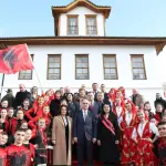 Presidenti Begaj nderon Kongresin e Lushnjes, një moment historik në rrugëtimin e kombit shqiptar