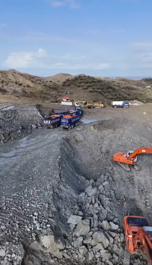 Rama : Vijojnë punimet për dy unazat në Durrës , reduktojnë trafikun dhe sjellin zhvillim