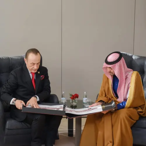 Fidel Ylli pret në Tiranë Princin Abdulaziz bin Turki Al-Faisal