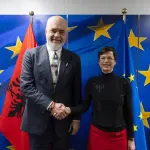 Samiti BE -Ballkani Perëndimor , Rama mirëpritet nga Komisionerja për zgjerim Marta Kros