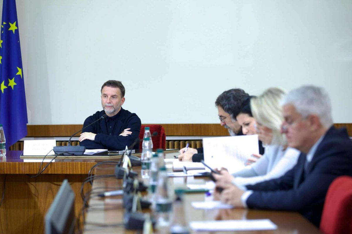 Komisioni i Posaçëm zhvillon seancë dëgjimore me Ministrinë e Brendshme dhe Policinë e Shtetit për luftën kundër dezinformimit dhe ndërhyrjeve të huaja në proceset demokratike