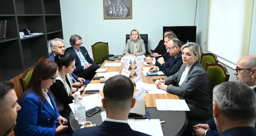 Ministri Vengu prezanton  marrëveshjen me Slloveninë ,do të ketë bashkpunime në raste emergjencash