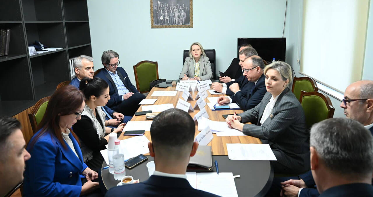 Ministri Vengu prezanton  marrëveshjen me Slloveninë ,do të ketë bashkpunime në raste emergjencash