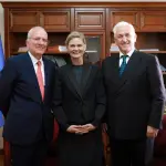 Nancy VanHorn zhvillon takim me kreun e Komisionit për Sigurinë Kombëtare