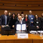 Rama në Luksemburg , ndan pamjet në rrjete sociale