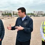 Kryebashkiaku Erion Veliaj prezanton terminalin veri-perëndim të autobuzave tek kthesa Kamzës