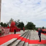 Presidenti Begaj nderon Dëshmorët e Kombit me homazhe zyrtare