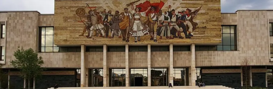 Muzeu Historik i Tiranës: Pasuri e trashëgimisë kombëtare në Sheshin Skënderbej