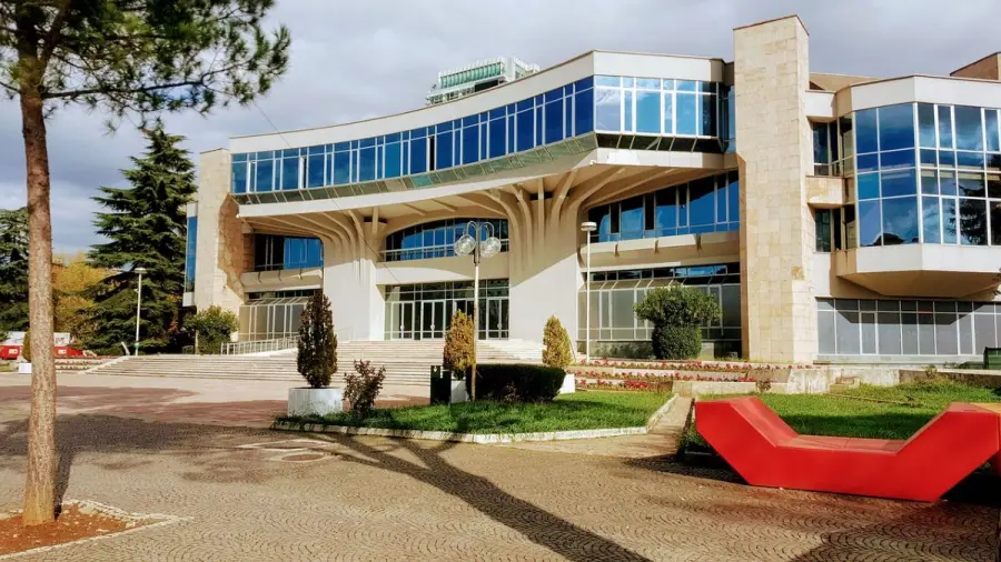 Pallati i Kongreseve në Tiranë: Nga simbol i regjimit totalitar te qendra e ngjarjeve bashkëkohore