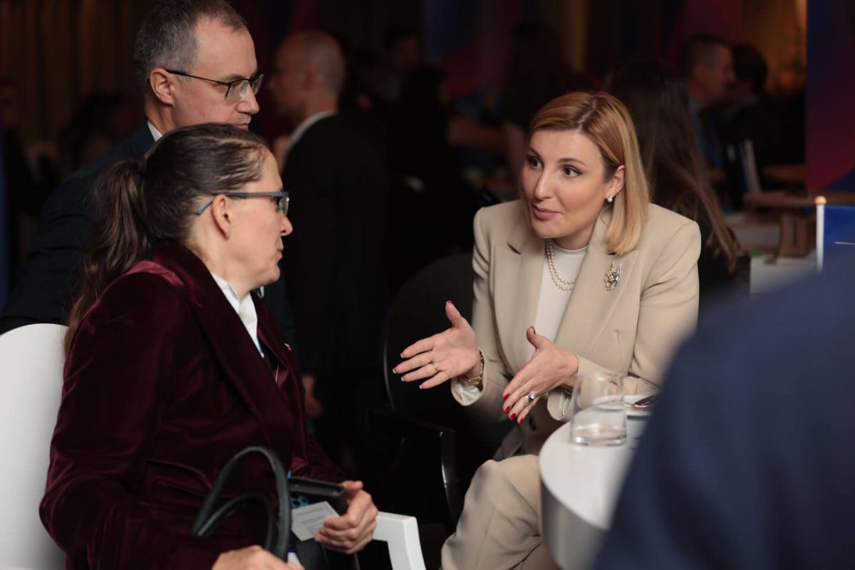 Zëvendësministrja e Mbrojtjes merr pjesë në Samitin Rinor të NATO-s 2025