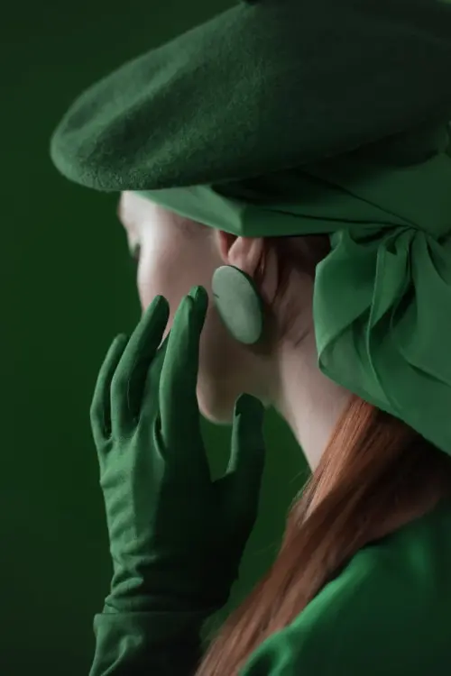 Tendencat për festat e fundvitit: E kuqja dhe jeshilja në krye të listës