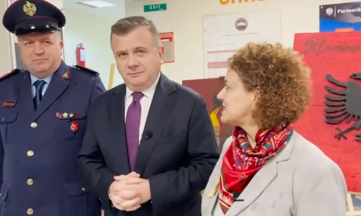 Siguria në shkolla: Ministri i Brendshëm Taulant Balla bashkëbisedim me nxënësit e `Petro Nini Luarasi`