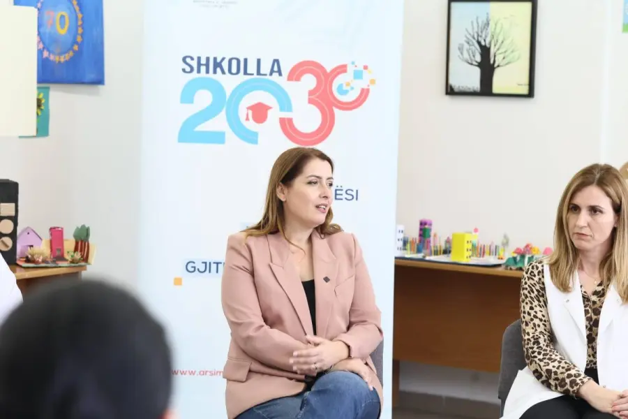 Manastirliu: Mbështetje e vazhdueshme për rritjen e pagave dhe programe të veçanta trajnimi për mësuesit