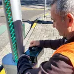 Siguria në rrugë: Në Tiranë bëhet ndryshimi në semafor për personat me aftësi ndryshe