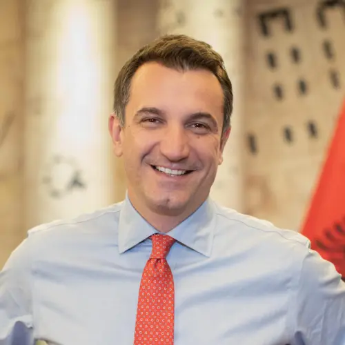 `I lumtur të takoja mikun tim`/Kryebashkiaku vlerëson homologun e tij në Barcelonë