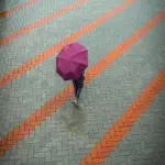 Rikthehen reshjet /Tirana përmbytet në rrugët kryesore