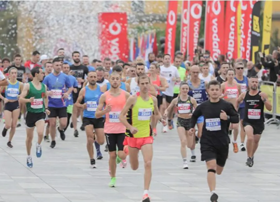Maratona e 22 Tetorit/ Tirana bën përgatitjet e fundit