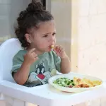 Si ta bëni fëmijën tuaj të konsumojë më shumë ushqim?