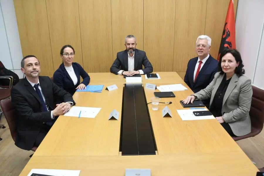 Celibashi takon Kruk dhe Braszcuynski: Rritja e transparencës së fushatës zgjedhore në rrjetet sociale