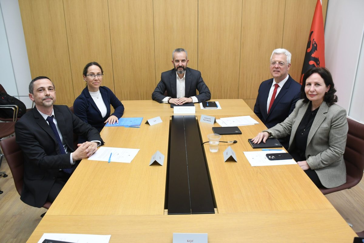 Celibashi takon Kruk dhe Braszcuynski: Rritja e transparencës së fushatës zgjedhore në rrjetet sociale