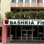 Skandal financiar në Bashkinë Fier: Zyrtarë nën hetim për mosarkëtimin e 40 milionë lekëve