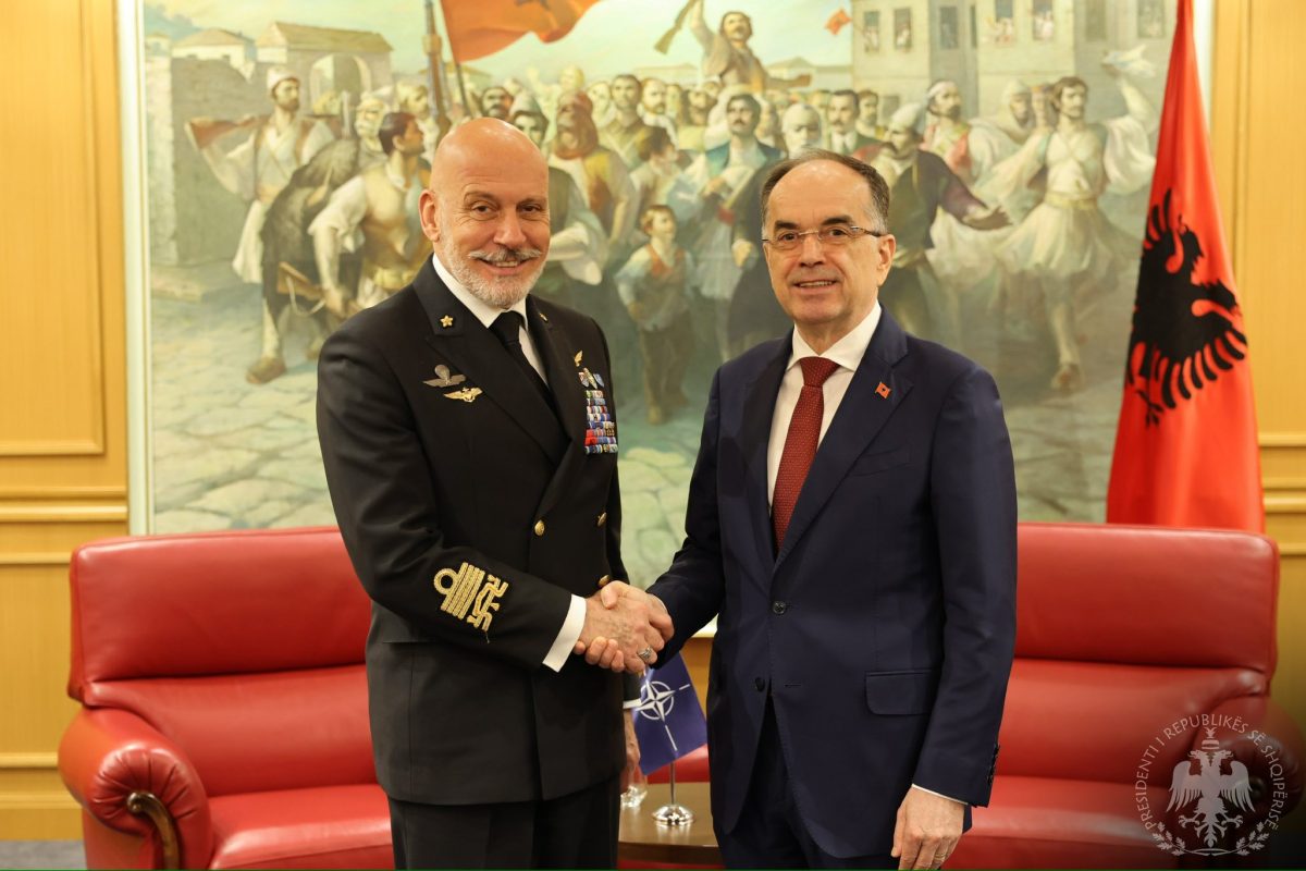 Presidenti Begaj pret Kryetarin e Komitetit Ushtarak të NATO-s : Shqipëria ka shtuar investimet në sektorin e mbrojtjes