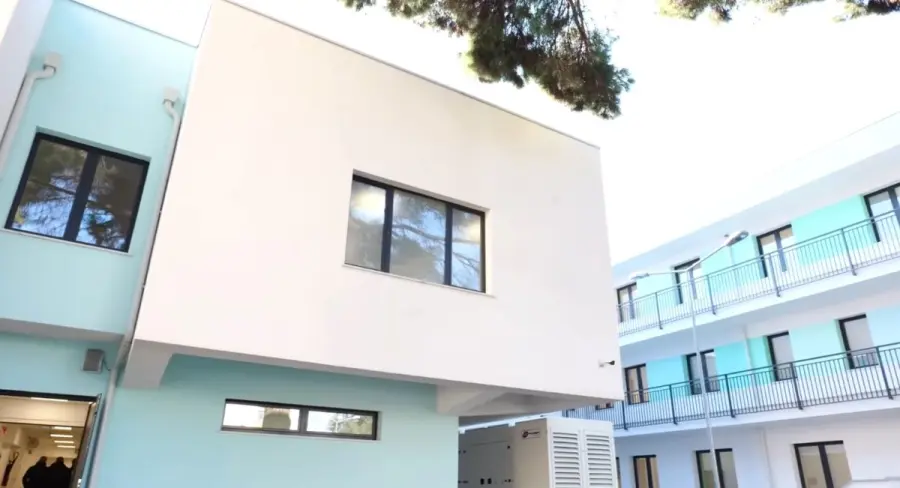 Ambiente të reja në Pediatrinë e QSUNT-së, Koçiu: Investimet që prekin jetët më të brishta